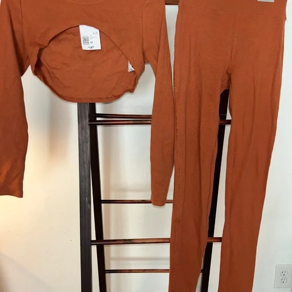 Matching Legging Set - Picture 4 of 5